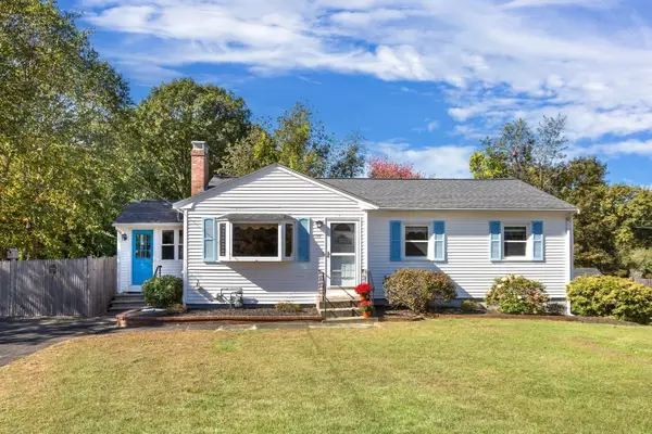590 Pond St, Franklin, MA 02038