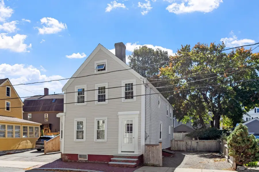 58 Temple St, Newburyport, MA 01950 - #3