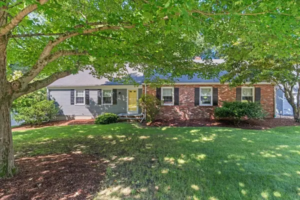 101 Newell Dr, Cumberland, RI 02864