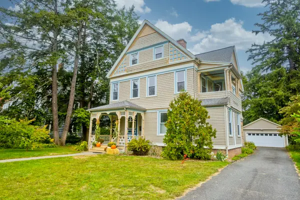40 Fairfield Ave, Holyoke, MA 01040