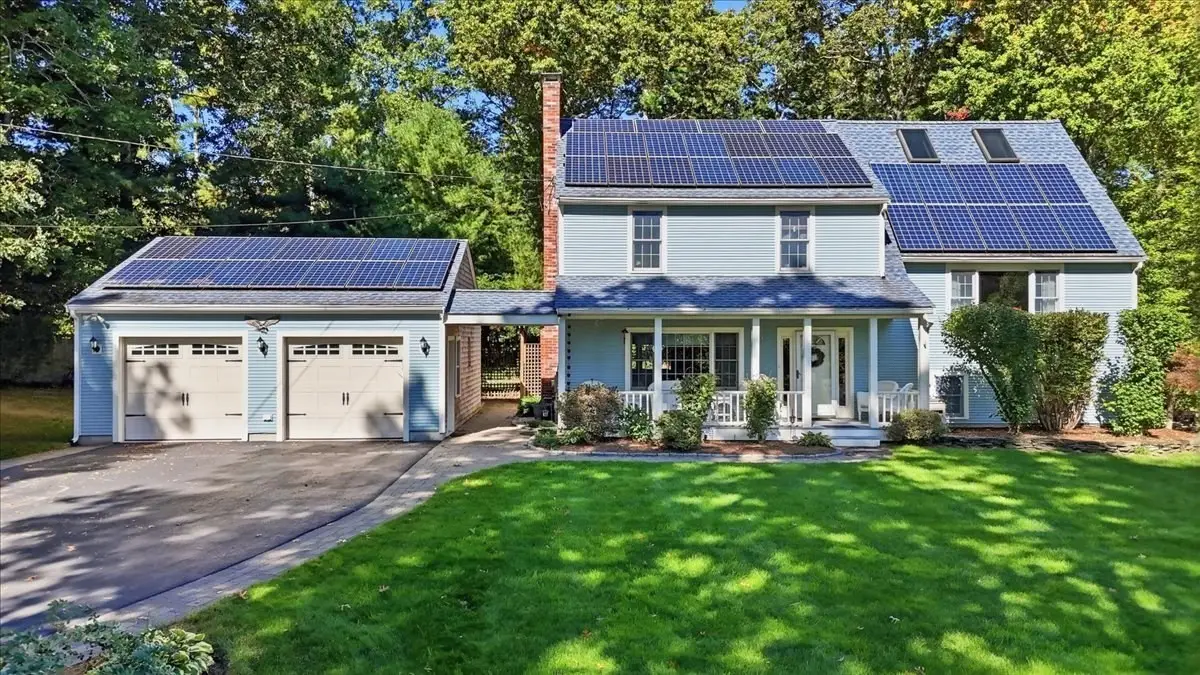 31 Bow St, Carver, MA 02330 - #1