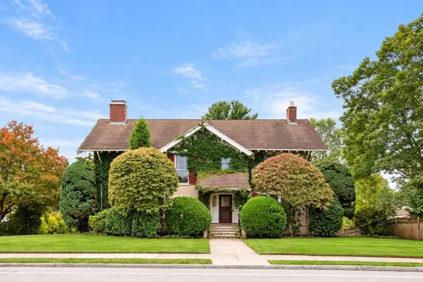 42 Everett Ave, Winchester, MA 01890