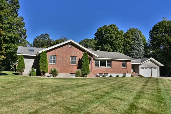 48 Border Rd, Reading, MA 01867