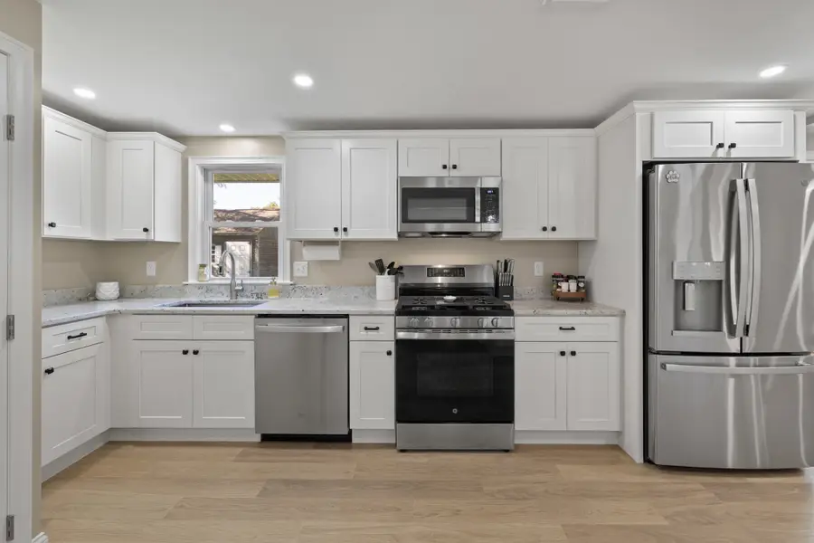 14 Dennis Ln, Wareham, MA 02571 - #3