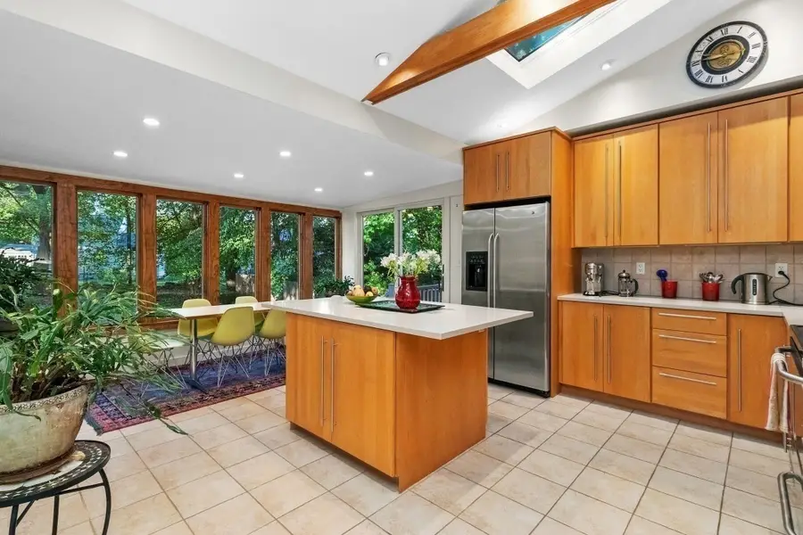 22 Roosevelt Rd, Newton, MA 02459 - #3