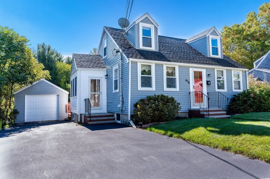 428 W Union St, East Bridgewater, MA 02333 - #2