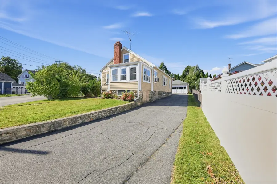 85 Quinapoxet Ln, Worcester, MA 01606 - #3