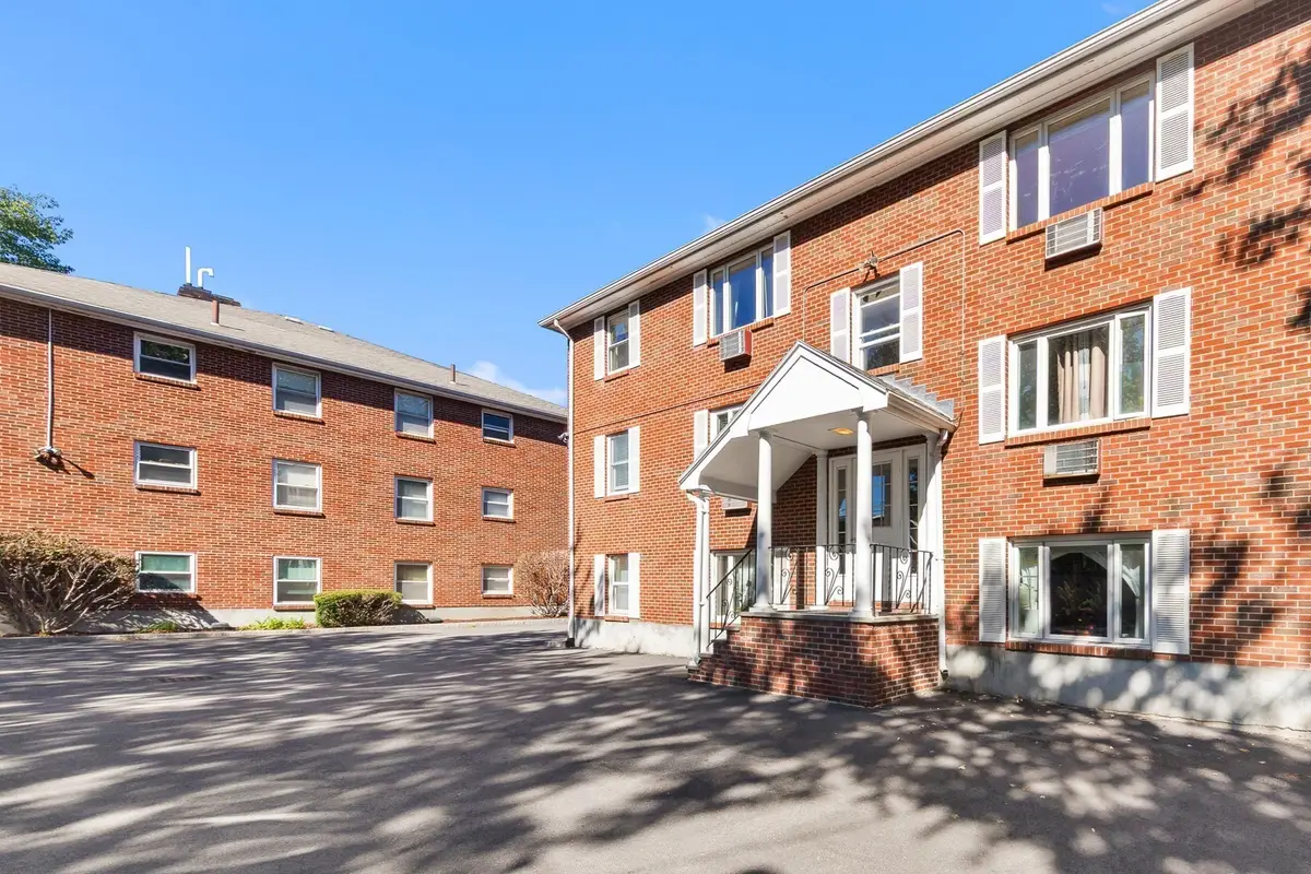 112 Decatur St #8, Arlington, MA 02474 - #1