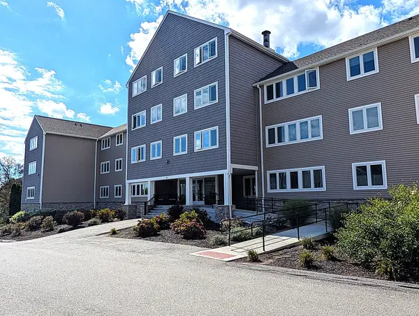 36 Dunham Rd #402, Beverly, MA 01915