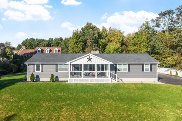 4 Nutting Dr, Leominster, MA 01453