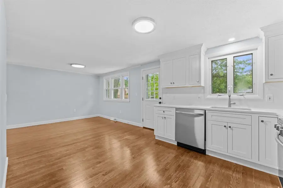 100 Middle St, Woburn, MA 01801 - #3
