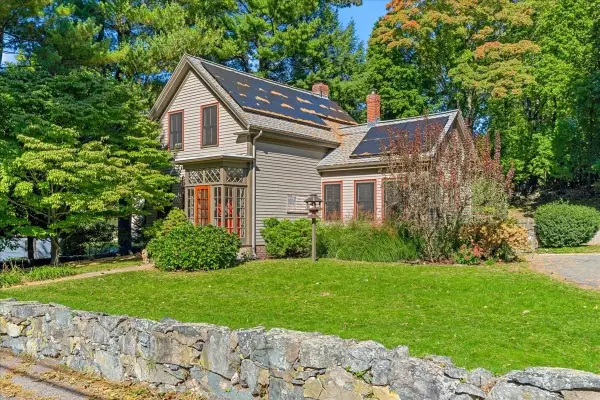 87 Rockland Place, Newton, MA 02464