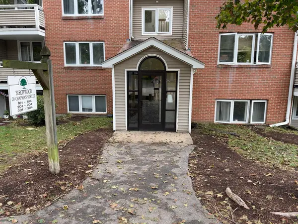 20 Chapman St #102, Weymouth, MA 02189