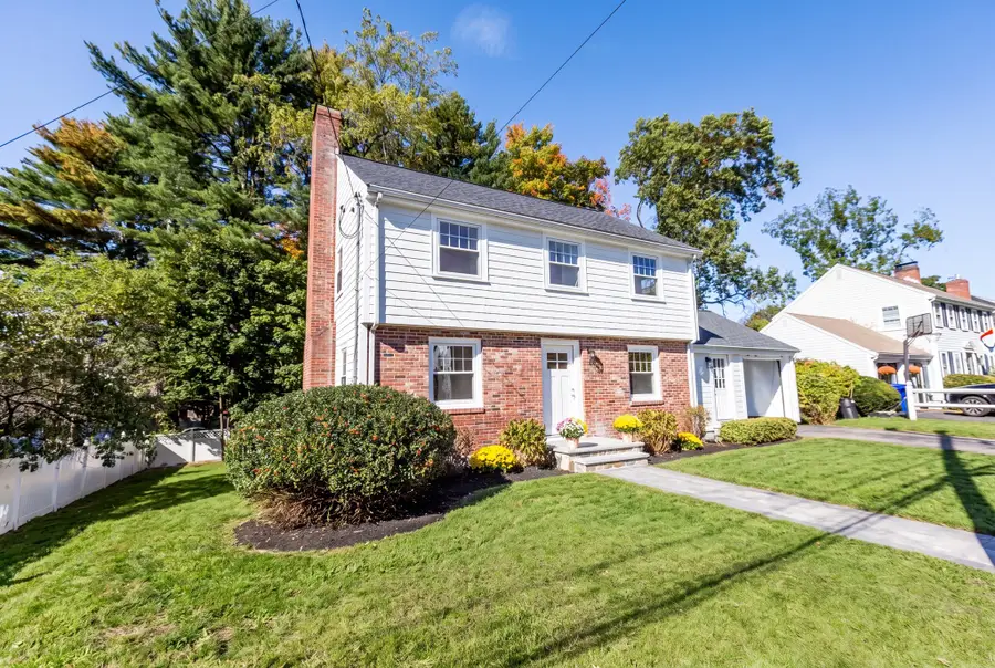 32 Centre St, Milton, MA 02186 - #2