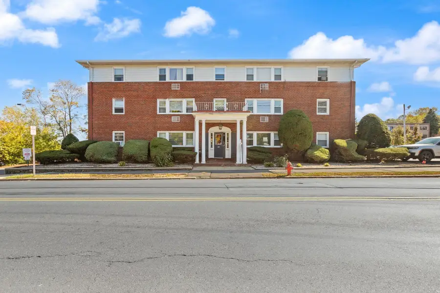 100 Magnolia Ave #5, Lynn, MA 01904 - #2