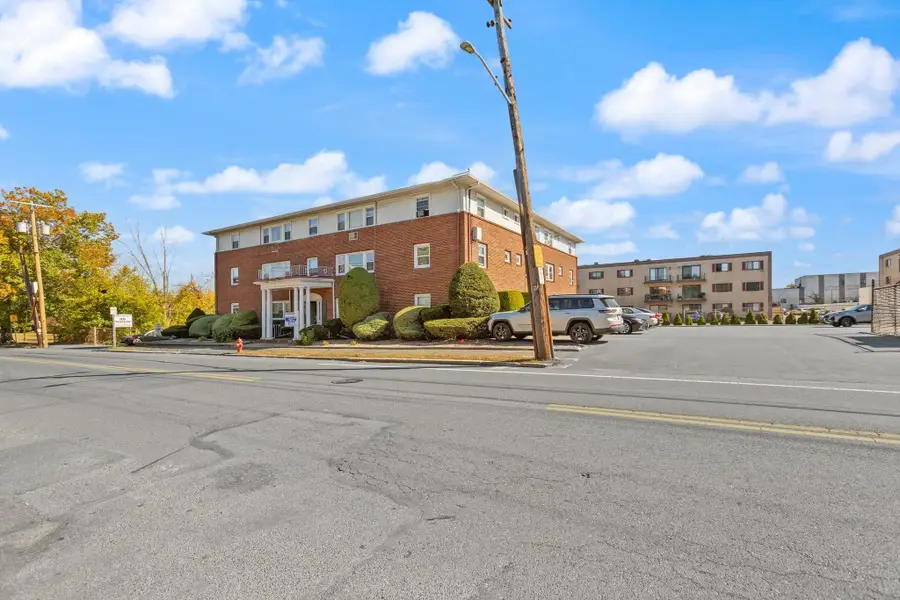 100 Magnolia Ave #5, Lynn, MA 01904 - #3