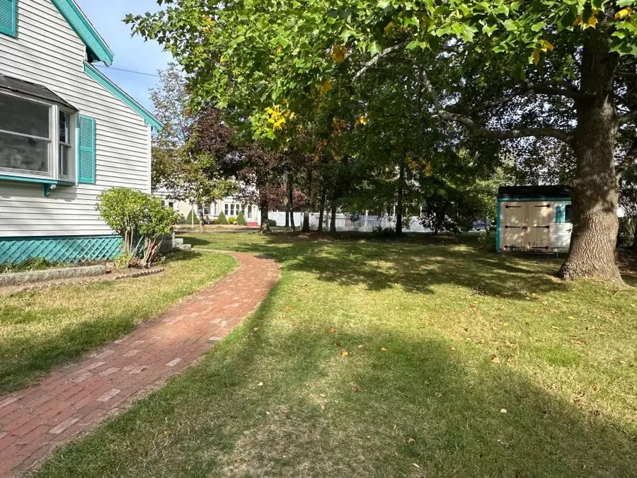 71 Highland Street, Amesbury, MA 01913 - #3