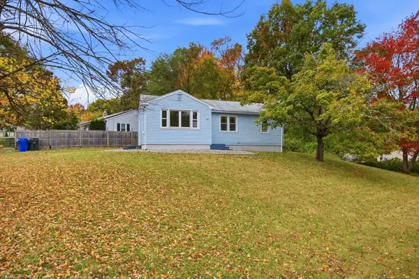 114 Leatherleaf Dr, Springfield, MA 01109