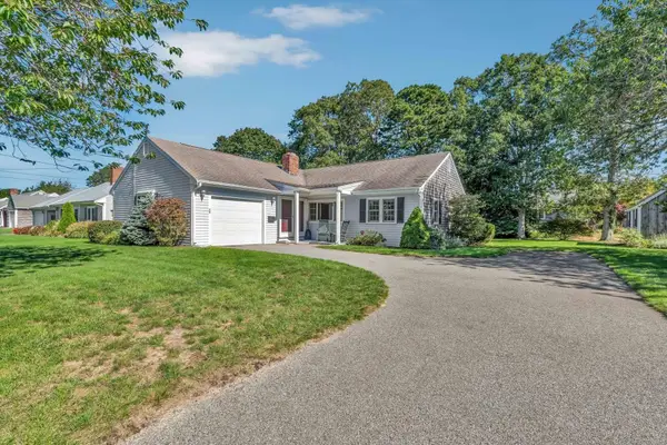 105 Captain Chase Rd, Yarmouth, MA 02601