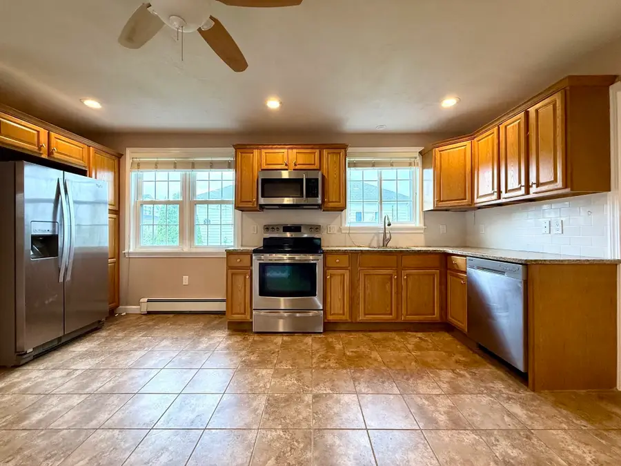 17 Raymond St, East Providence, RI 02914 - #2