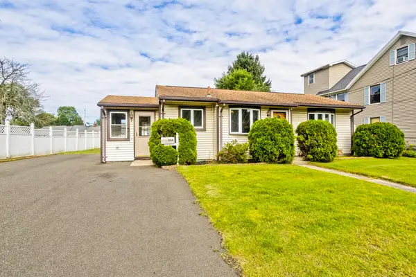 956 Granby Rd, Chicopee, MA 01020