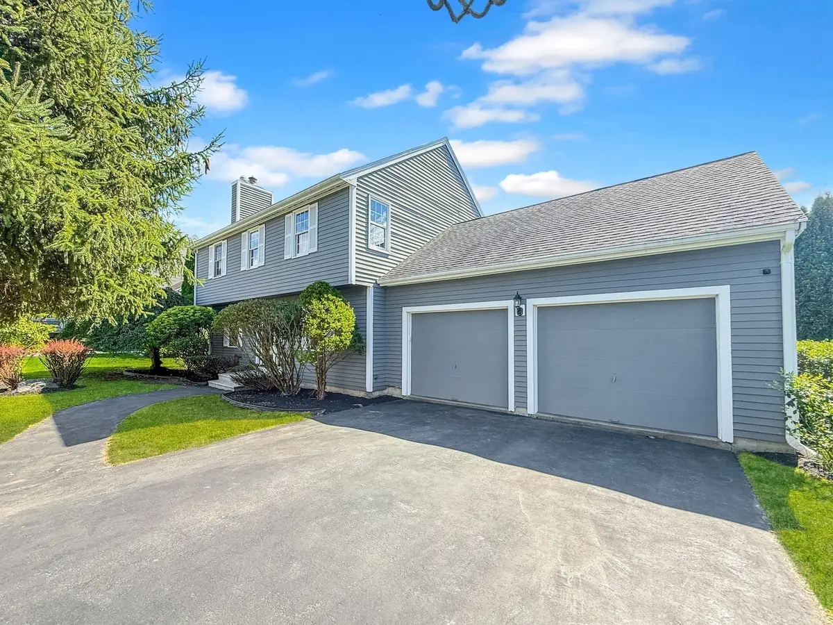 5 Swan Circle, Shrewsbury, MA 01545 - #1