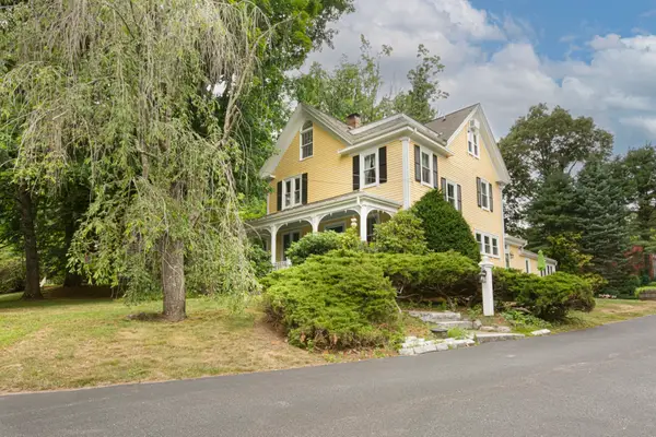 26 Millbrook Rd, Wayland, MA 01778