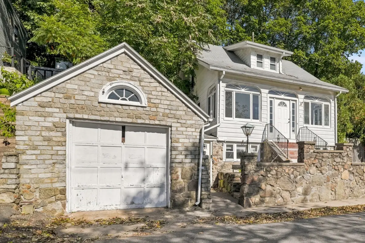 9 Glenway Ave, Peabody, MA 01960 - #1