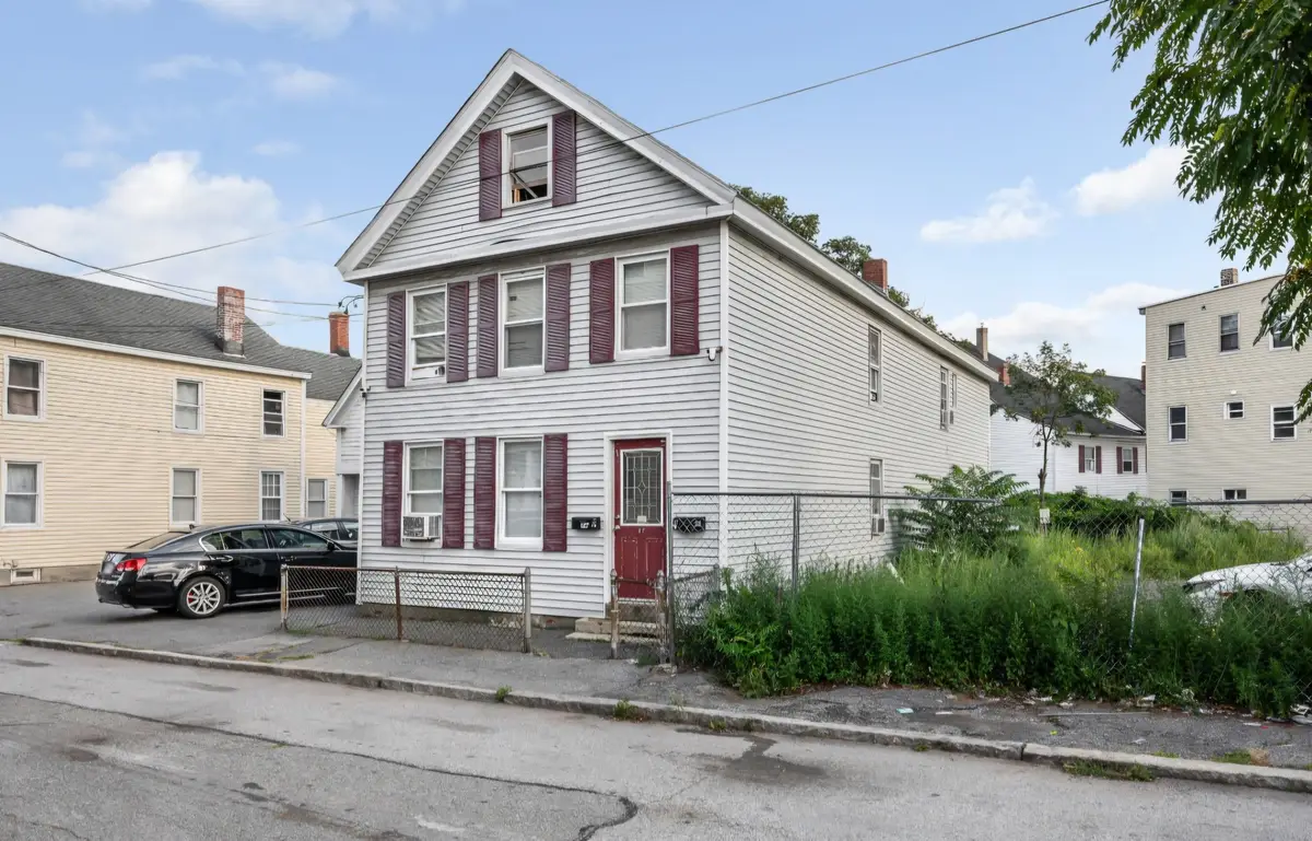 17 Auburn St, Lowell, MA 01852 - #1