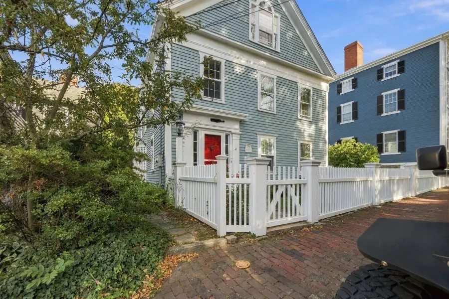 4 Washington Square, Marblehead, MA 01945 - #2