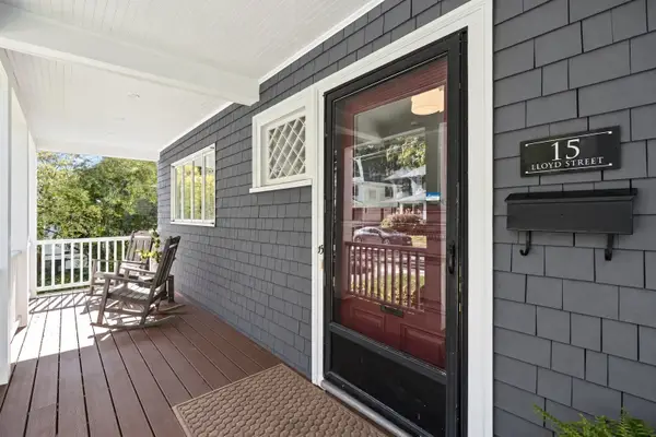 15 Lloyd Street, Winchester, MA 01890