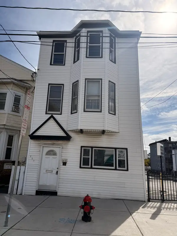 721 Broadway, Chelsea, MA 02150