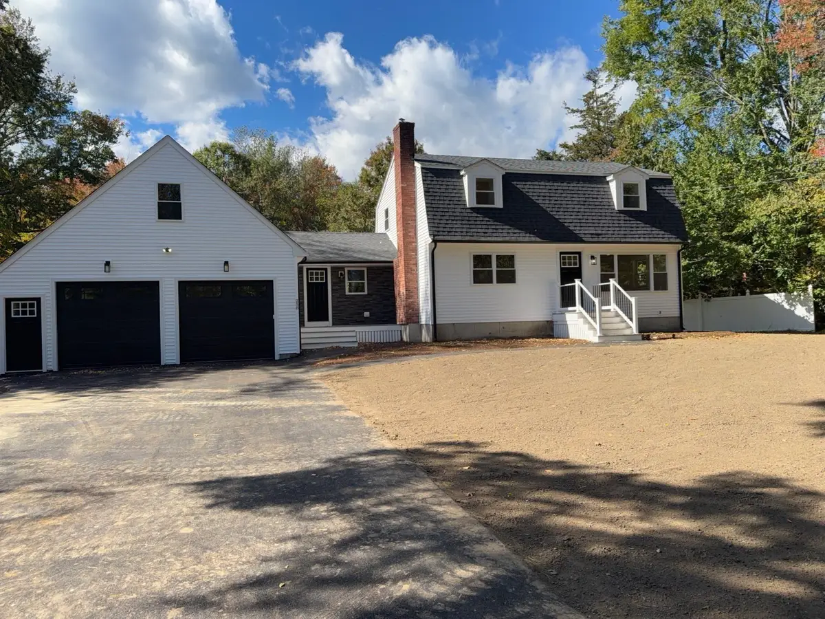 258 Poquanticut Ave, North Easton, MA 02356 - #1