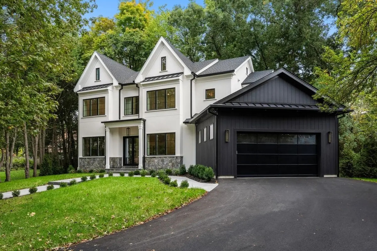 11 Amy Circle, Newton, MA 02468 - #1