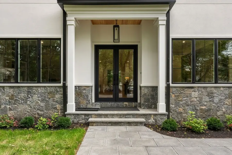 11 Amy Circle, Newton, MA 02468 - #3