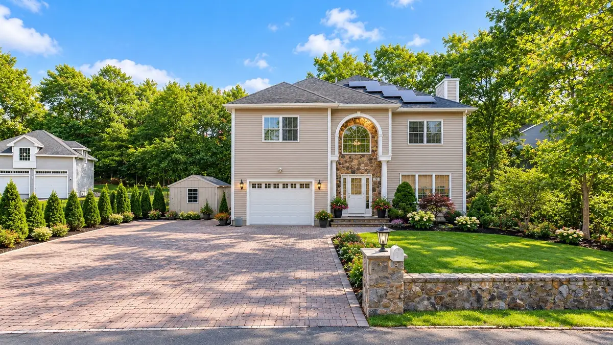 33 Woodland Ave, Saugus, MA 01906 - #1