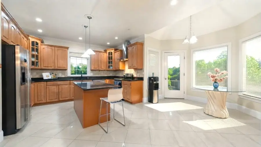 33 Woodland Ave, Saugus, MA 01906 - #3
