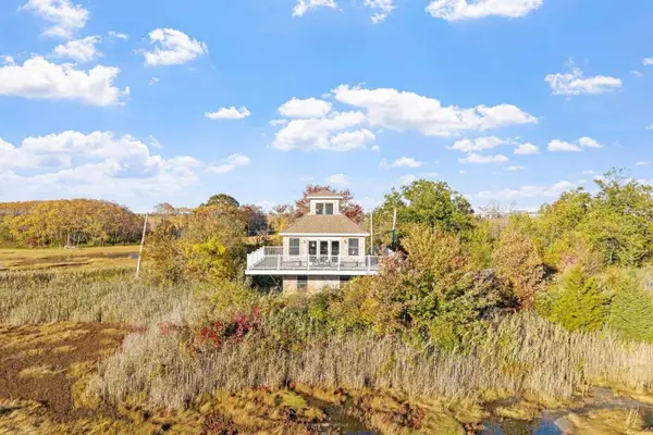34 Old County Rd, Salisbury, MA 01952