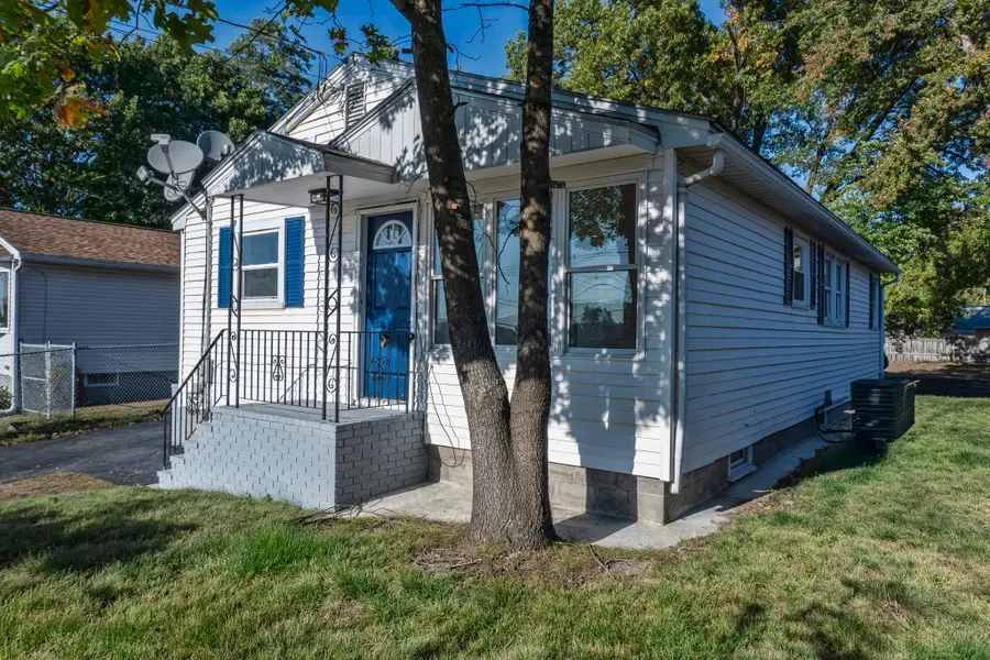 32 Turnpike St, North Andover, MA 01845 - #2
