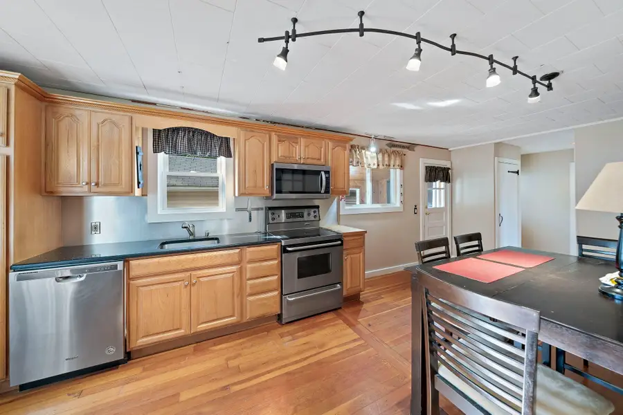 57 Main St, Lakeville, MA 02347 - #3