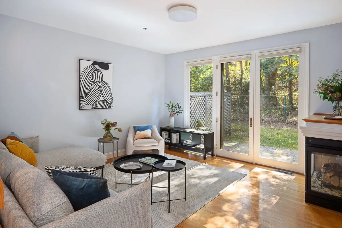 18 Pettee St #18, Newton, MA 02464 - #1