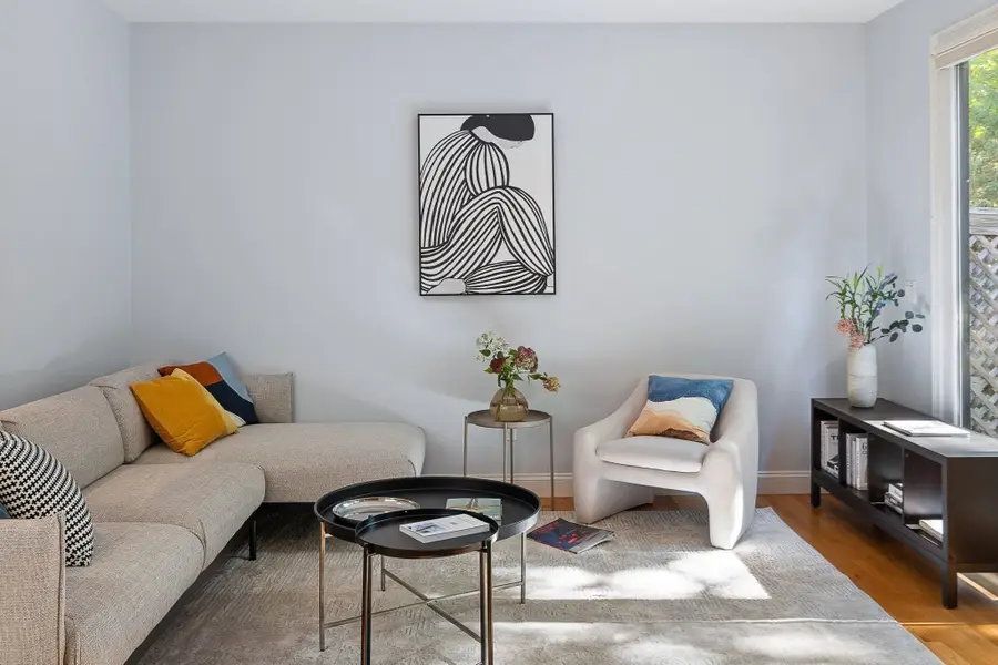 18 Pettee St #18, Newton, MA 02464 - #3