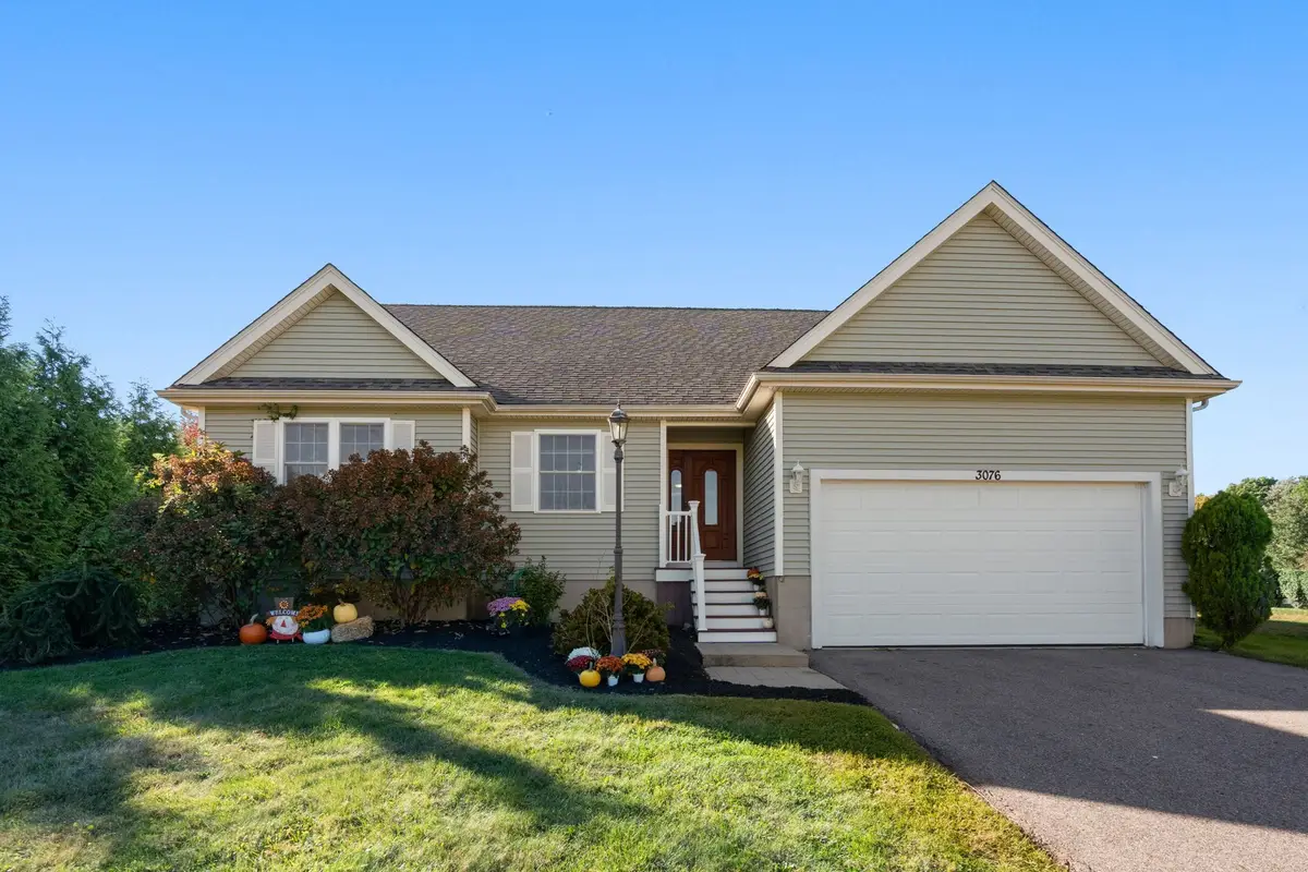3076 Hunters Hill Dr, Dighton, MA 02715 - #1