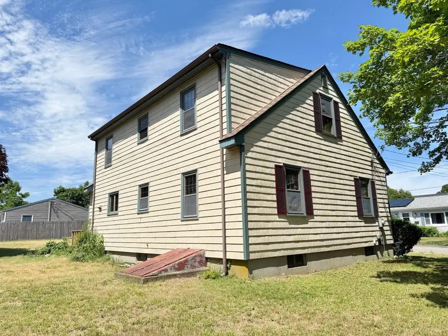 3 Pine Ave, Fairhaven, MA 02719 - #3
