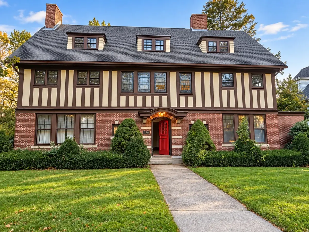 190 Fort Pleasant Ave, Springfield, MA 01108 - #1
