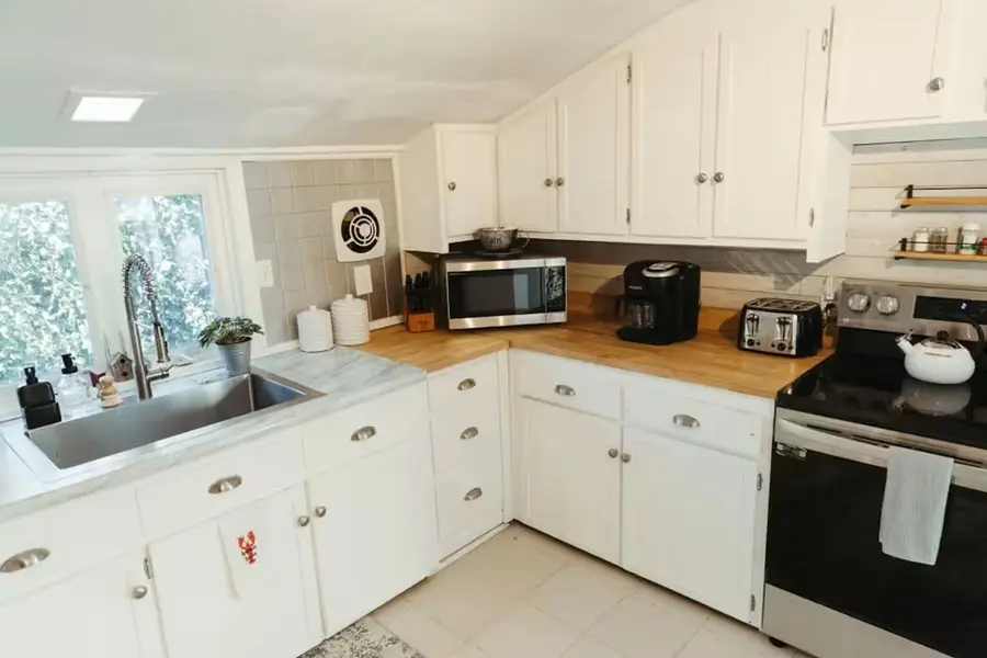 3 Locust St. Ext, Wareham, MA 02532 - #2