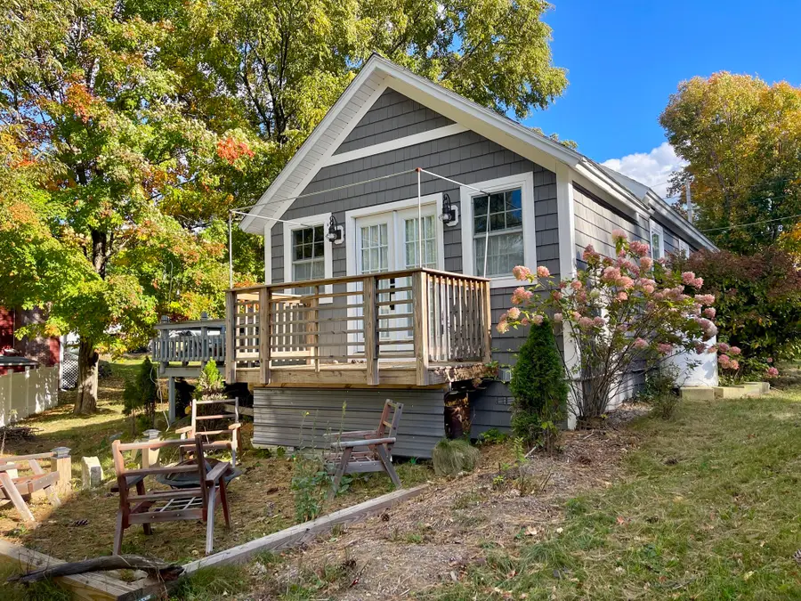 5 Lakeshore Dr, Wales, MA 01081 - #2