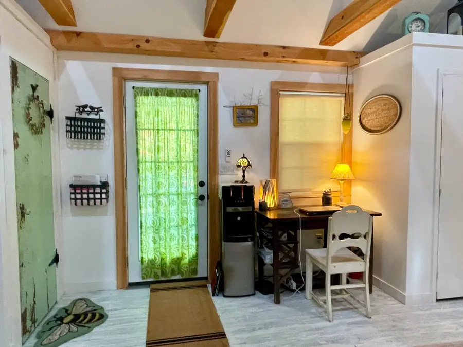 5 Lakeshore Dr, Wales, MA 01081 - #3