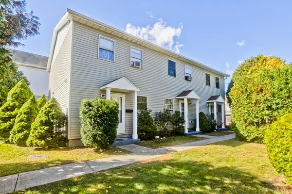 73-75 Walnut St, Holyoke, MA 01040