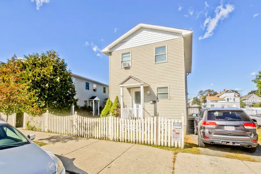 73-75 Walnut St, Holyoke, MA 01040 - #3
